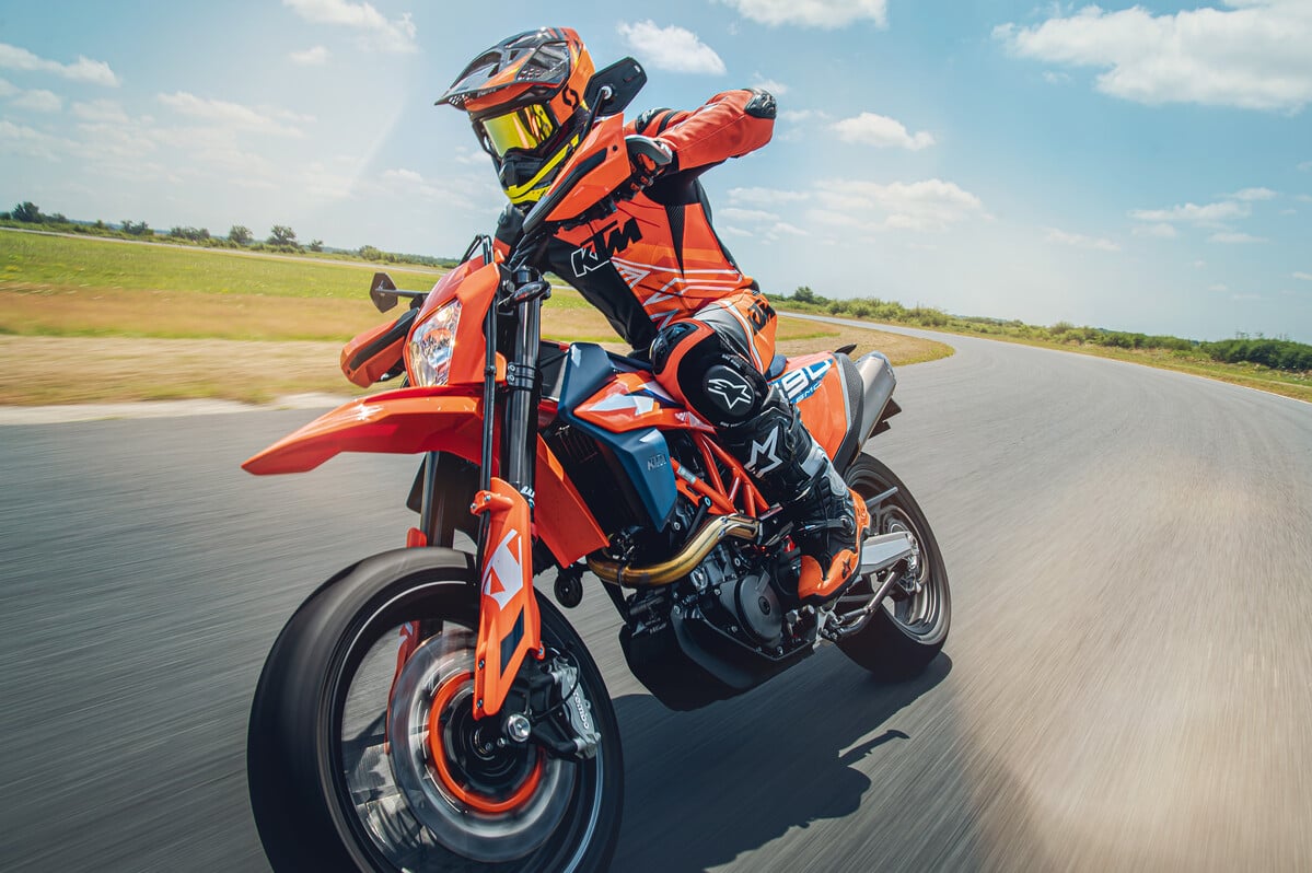 BT Moto (BrenTune) Stage 1+ ECU Flash with Tuner for the KTM 690 SMC / Enduro / Husqavarna 701 2015-2024 BT Moto (BrenTune) Stage 1+ ECU Flash with Tuner for the KTM 690 SMC / Enduro / Husqavarna 701 2015-2024